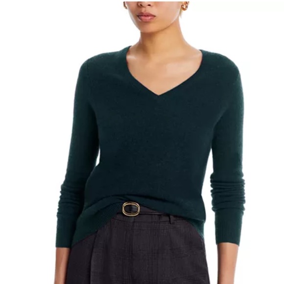 (NWT) Bloomingdale’s 100% Cashmere V Neck Sweater - Picture 9 of 9